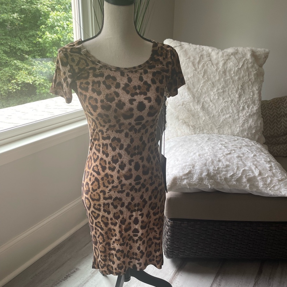 Luxxe woman’s dress in size S(4/6) NWT
